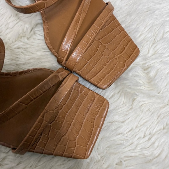 VINCE Elita Tan Croc-Embossed Calfskin Slide Sandal Tan Size 6 Minimalist Luxury - Picture 11 of 13